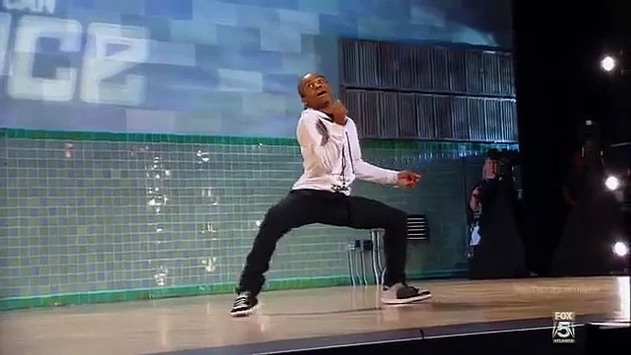 BEST ROBOT DANCE EVER !!!