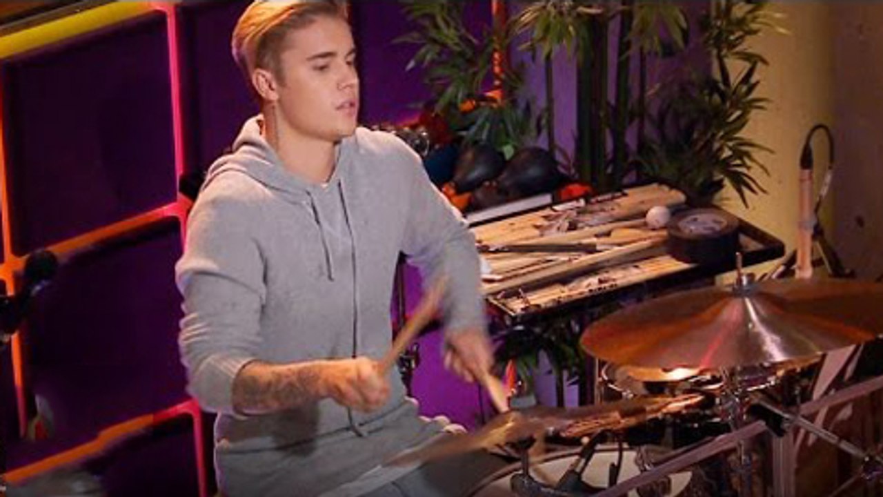 Justin Bieber Shows Off His Drumming Skills