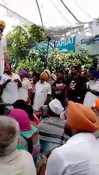 Badal di Loka nu dhamki - Sare gurdware Sukhbir naam lavaoo'- Bhagwant Mann tva on Badals