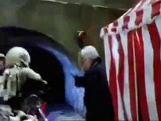 Batman Returns (1992) - Extrait Batmobile