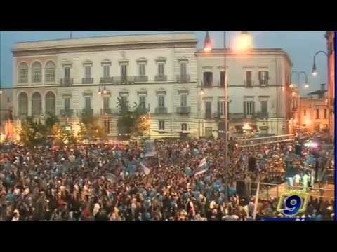 Festeggiamenti promozione a bordo del bus scoperto della Fidelis in giro per le strade di Andria