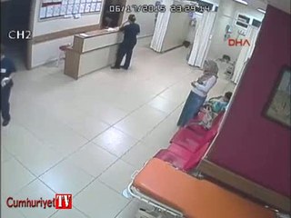 Hastaneyi basıp doktor ve teknisyeni kaçırdılar