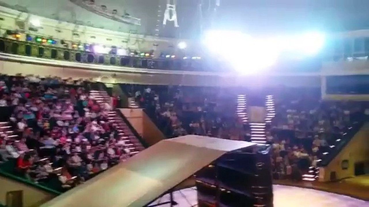 Violente chute d'un cascadeur en motocross dans un cirque (Biélorussie)