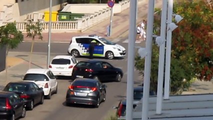 La policia local ''trabajando''..esto podría ser una broma,pero no lo es,es la realidad en Malgrat!