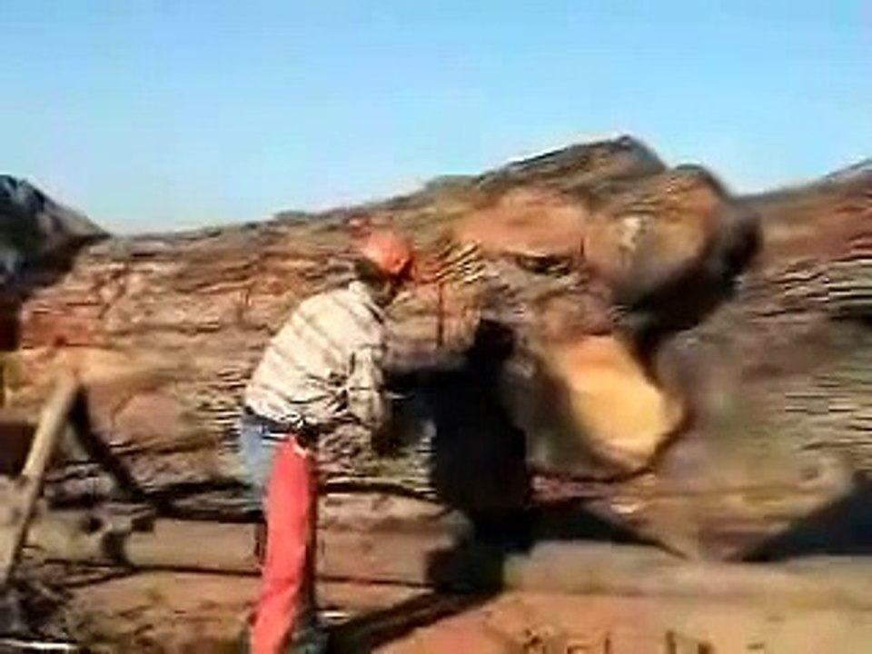 Splitting lumber with black powder