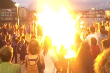 Cinco heridos en la hoguera San Juan de Paisaia