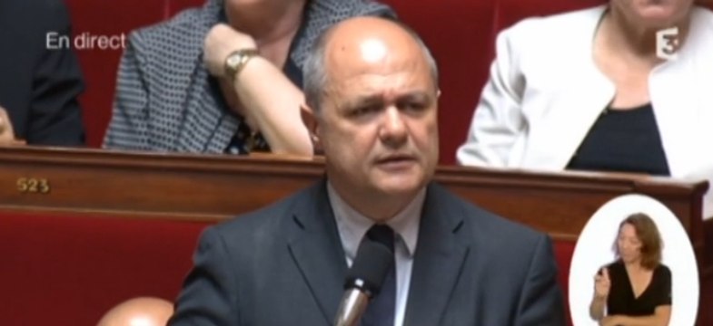 «Un système d'écoutes de gland», le lapsus de Bruno Le Roux à l'Assemblée