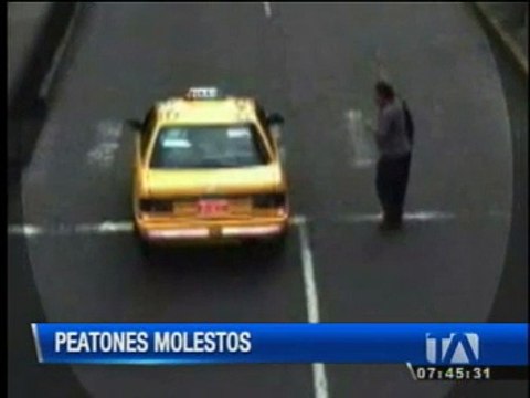 Peatones molestos ante conductores infractores