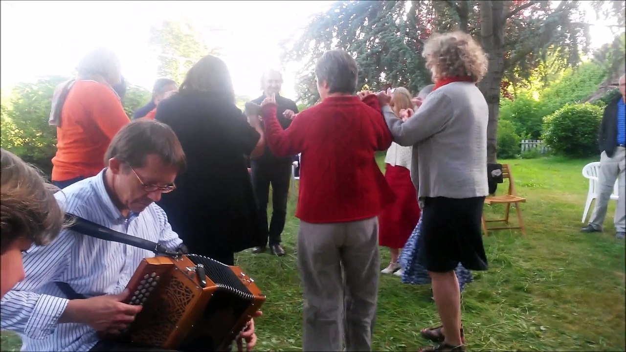 Danse bretonne - Kerkalou - 21 juin 2015
