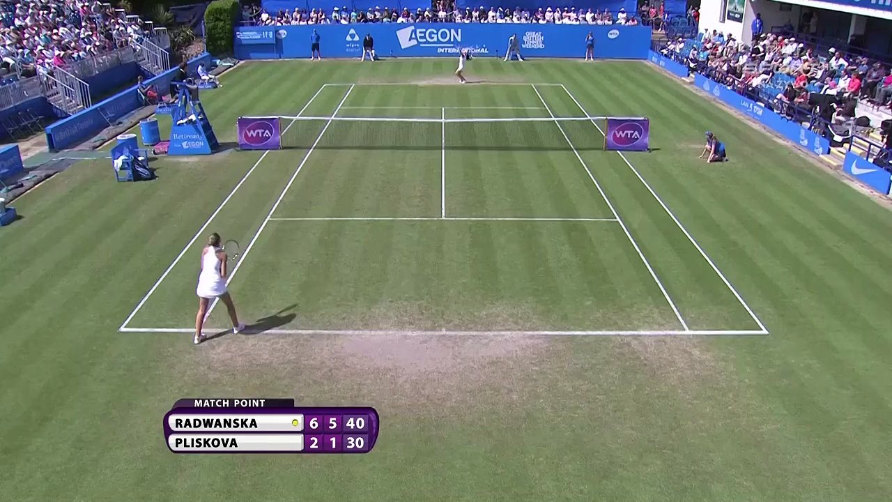 Radwanska amazing shot (R3 Eastbourne against Pliskova)