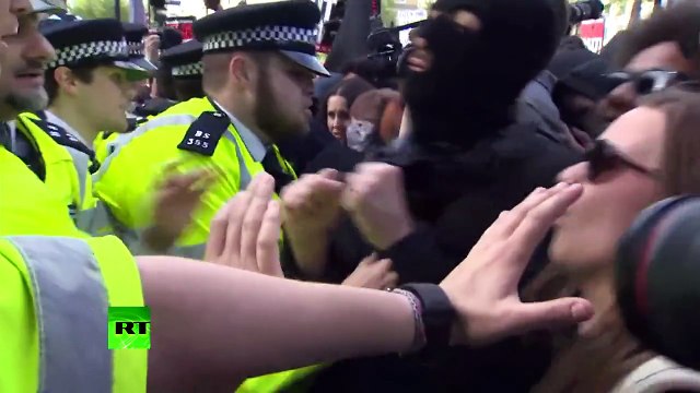Митинг против переизбрания Дэвида Кэмерона перерос в беспорядки в Лондоне
