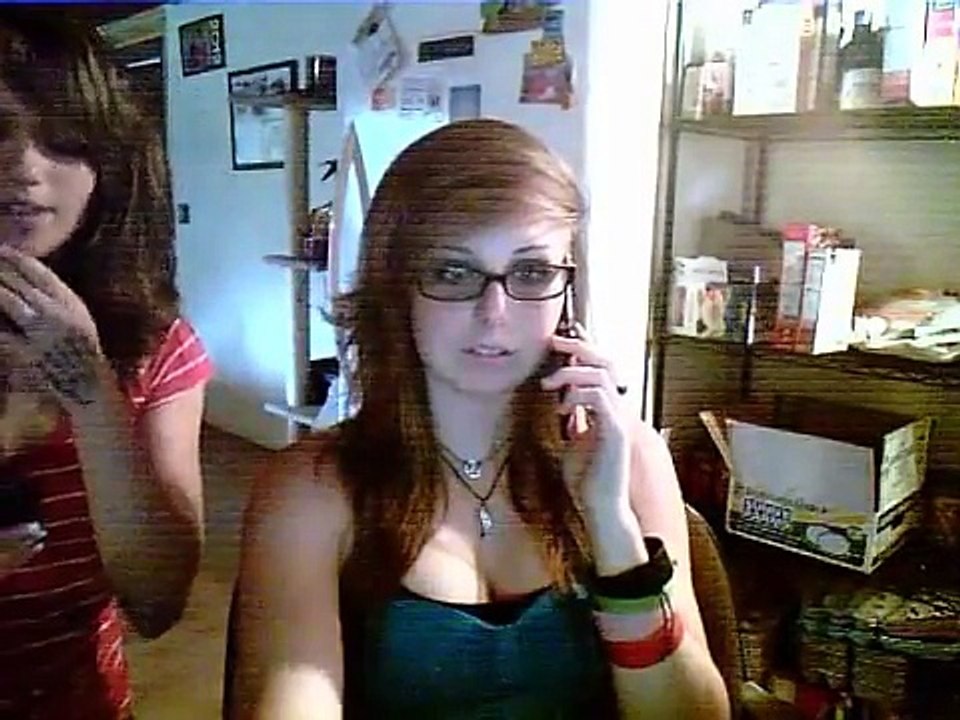 2 Girls one Webcam :)