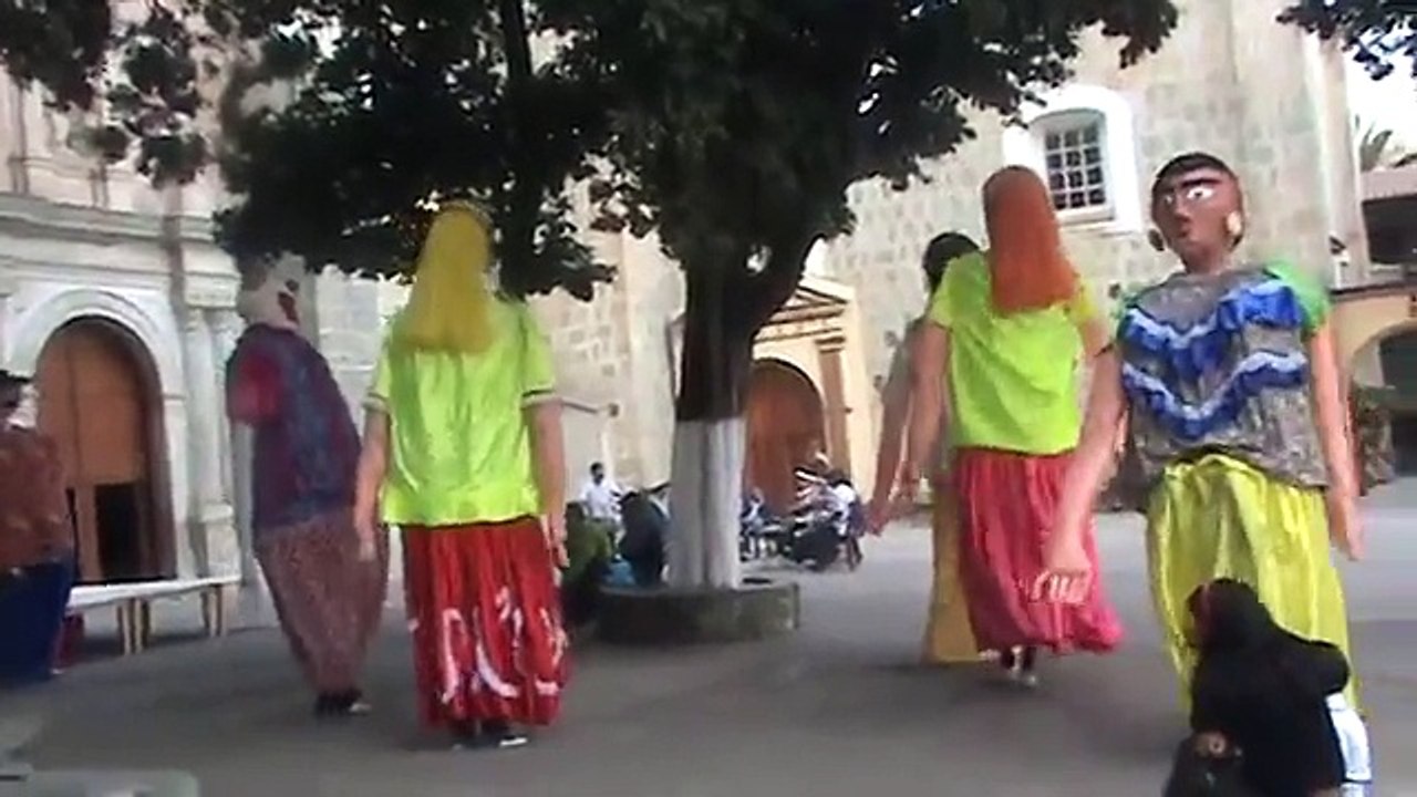 bailando monos de calenda