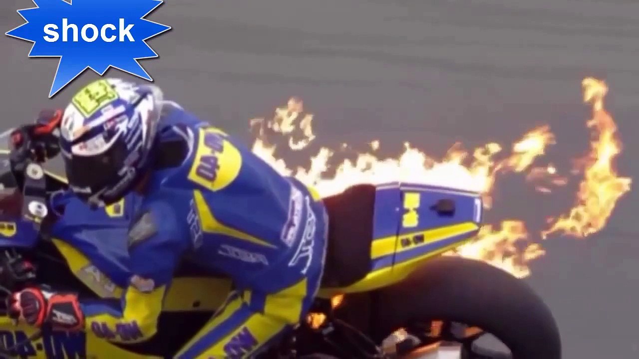 British superbike 2015 - His bike is on fire after a fuel leak