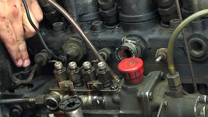 Mercedes 240D Glow plug Removal and Inspection