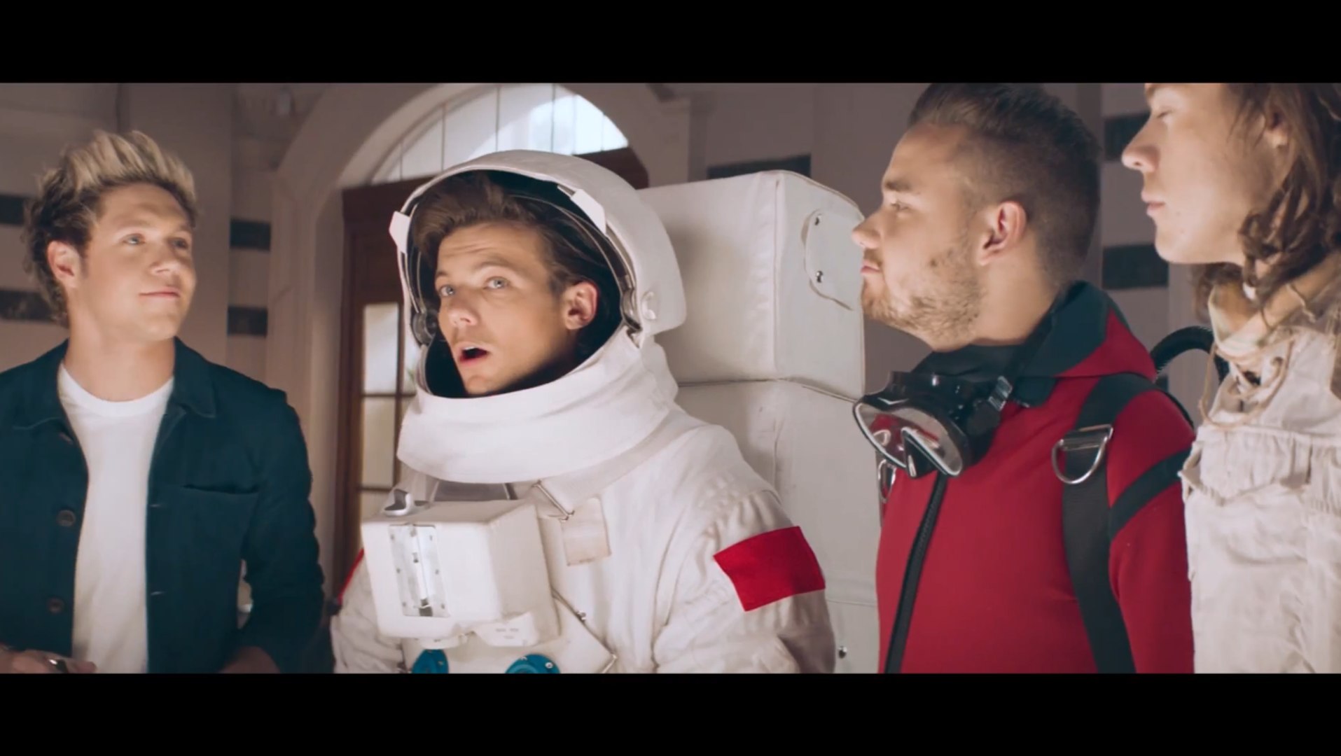 One Direction - New perfume "Between Us" - video Dailymotion