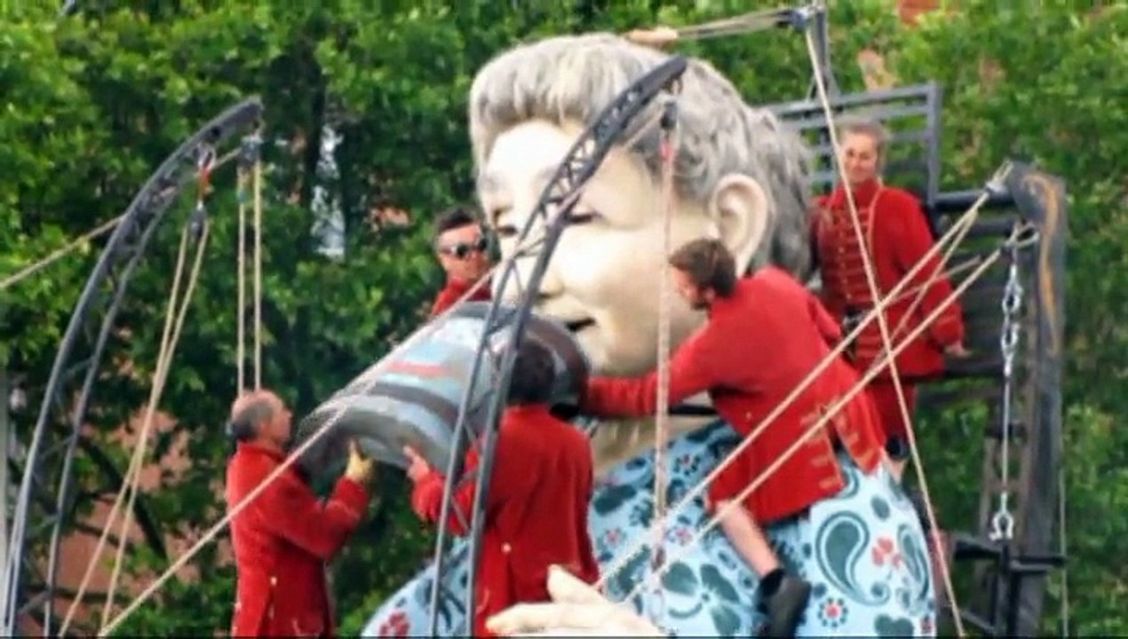 De Reuzen - Antwerpen 2015 - le mur de Planck - Royal de Luxe