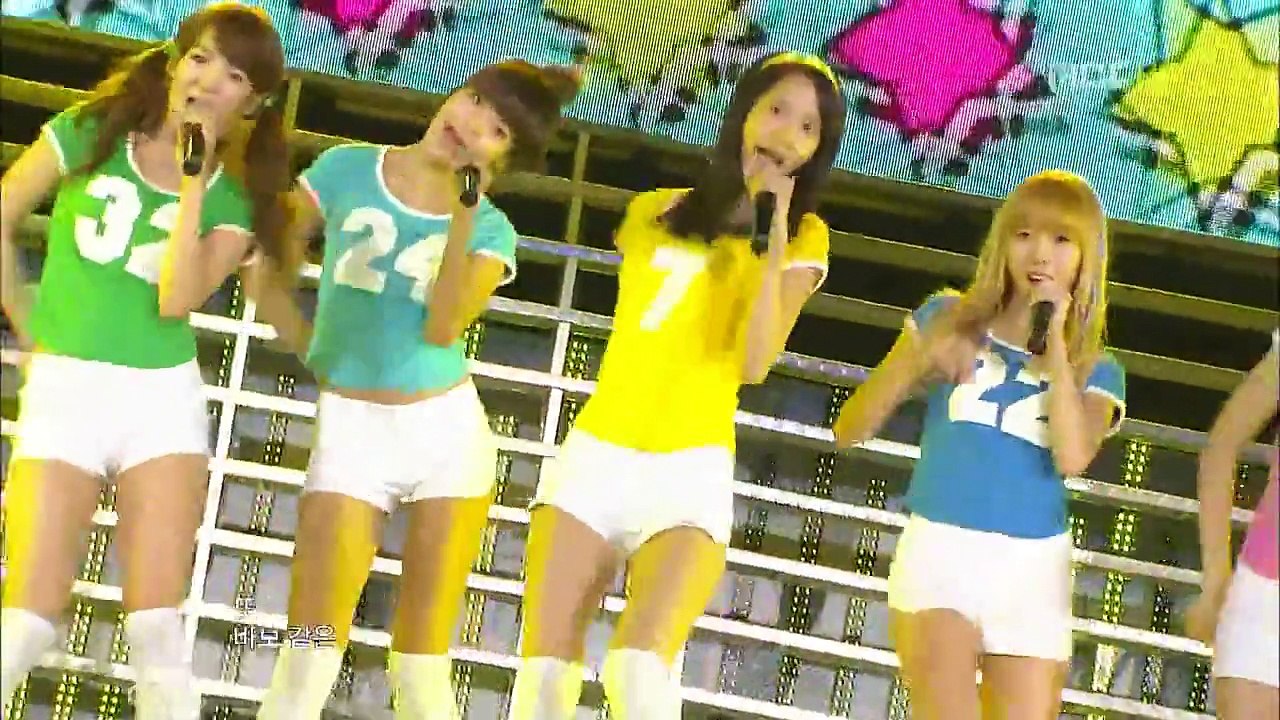 [1080p HD] SNSD Oh! in colorful outfits (100227)