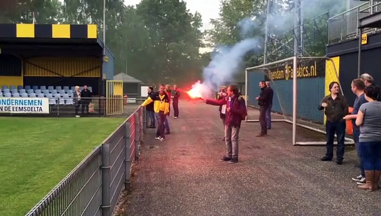 Veendam-supporters in optocht naar Langeleegte - RTV Noord