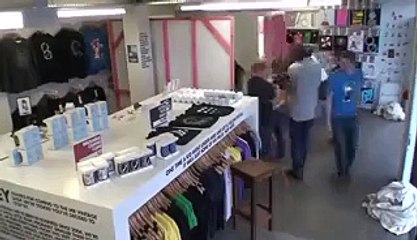 Funny Prank In Girl Changing Room - Karo Maza