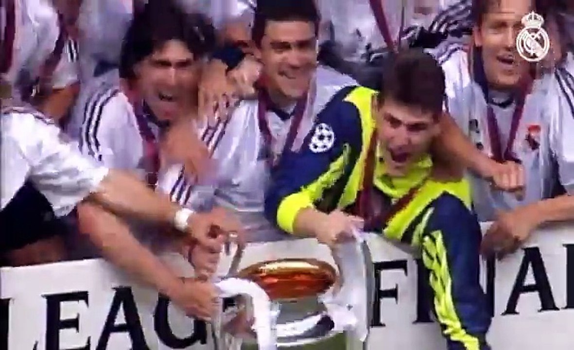 Xem lai nhung pha cuu nguy xuat sac cua thu mon Iker Casillas