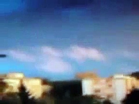 Breaking News UFO Sightings Alien Grey In Huge Fying Saucer Amazing Footage!