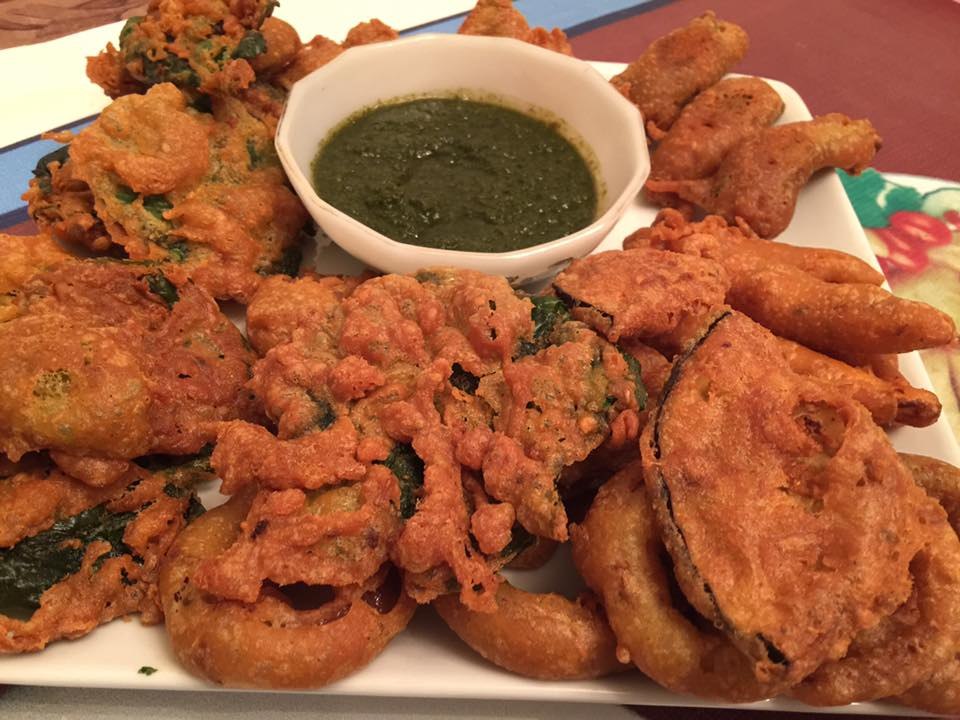 MIX PAKORA PLATE   BY SEHAR SYED