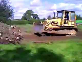 D4E pushing tree root