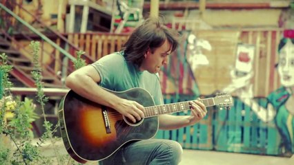 Guitarist's jaw-dropping cover of Michael Jackson's "Beat It"