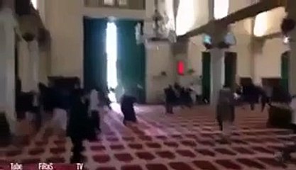 Sraeli Police A Ttacking Worshipers In Masjid Al Aqsa