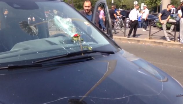 Caillassage et grosse colère des taxis parisiens contre Uber