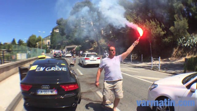 Opération escargot des chauffeurs de taxi a Toulon