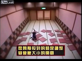 ลิง กับ หมา โดนหนีบ