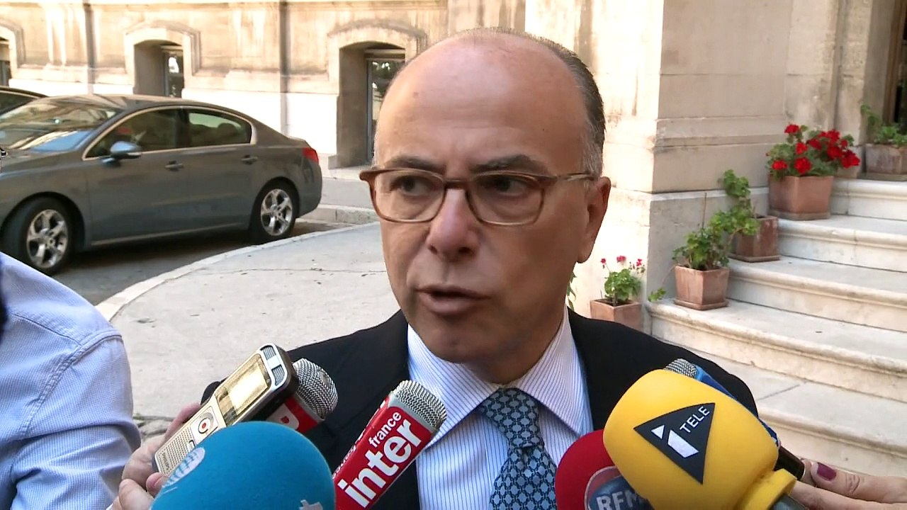 Cazeneuve: arrêté interdisant l'activité d'UberPop