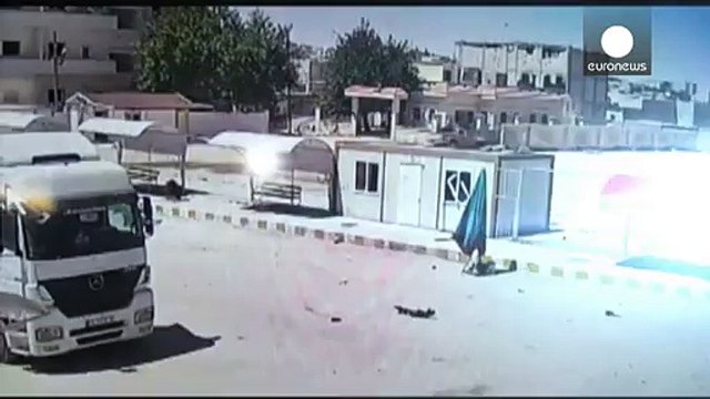 في عين العرب - كوباني: استمرار المعارك و الدولة الاسلامية تعدم 23 شخصاً