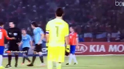 Así provocó Jara la expulsión de Cavani en el partido Chile-Uruguay