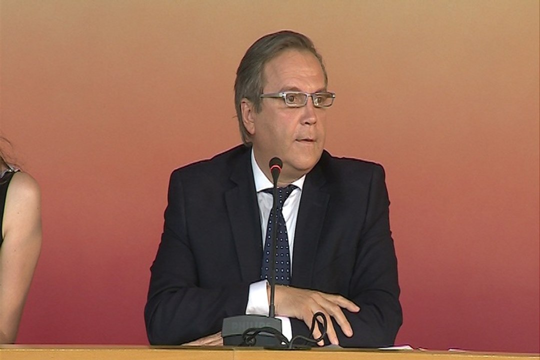 Carmona apoya reformas pero con "ahorro público"