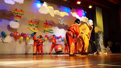 2013 lion dance SJK (C) YuHua Kajang 加影育华小学舞狮表演 - 育華文娛晚會夢想起飛
