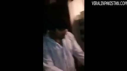 Man In Karachi Sleeping In ATM Due To Heatstroke and Load Shedding