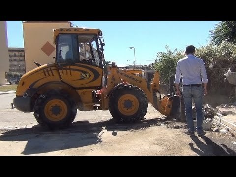 Aversa (CE) - Riapre Via della Repubblica, messa in sicurezza (22.06.15)