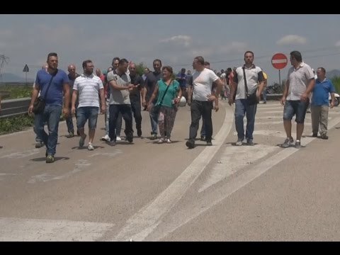 Carinaro (CE) - Indesit, operai respingono nuovo piano aziendale (24.06.15)