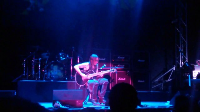 Extreme Nuno Bettencourt acoustic guitar