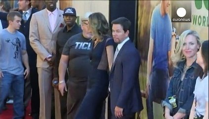 Ted, l'ours en peluche vulgaire et impertinent, revient plus délirant que jamais