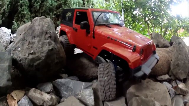 rc Jeep JK Rubicon Hard Body - backyard crawling - scale 4x4