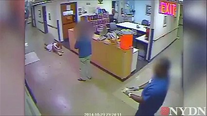 des infirmiers traitent un patient d'une façon horrible