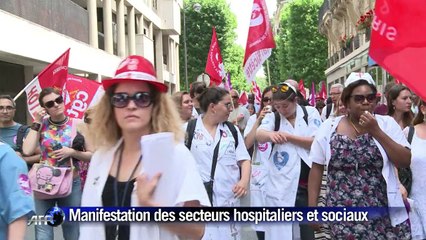 Les secteurs hospitaliers et sociaux manifestent à Paris