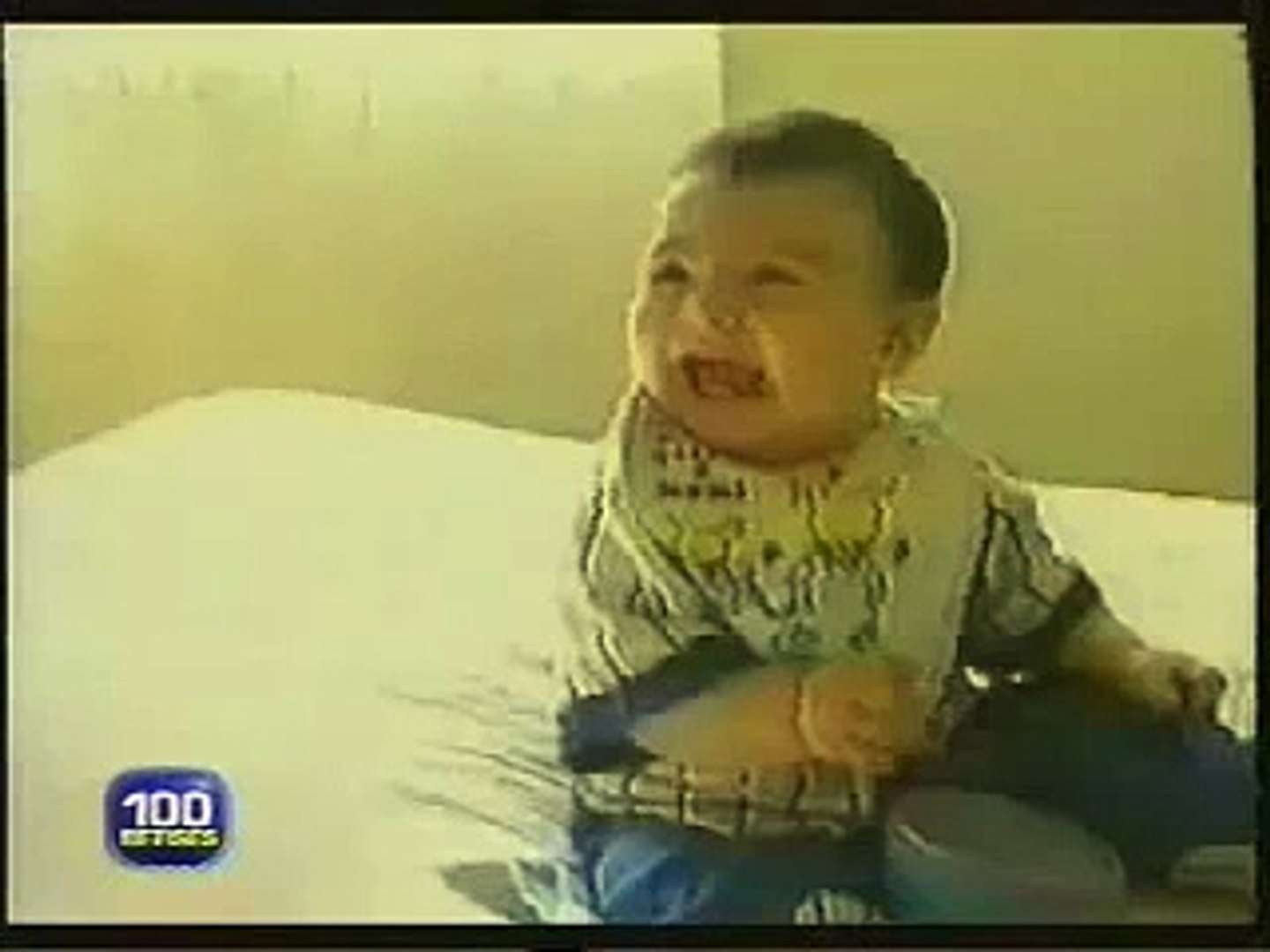 طفل يضحك Video Dailymotion