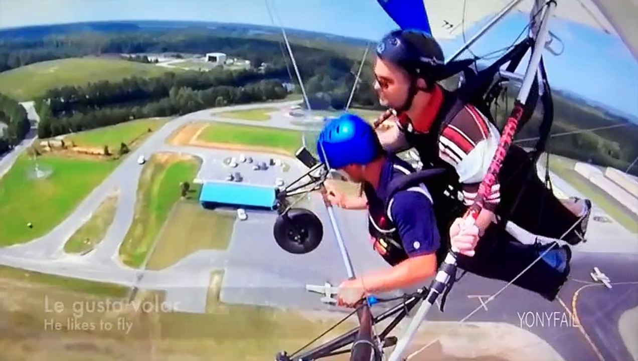 Su primer vuelo acabo mal. menuda vomitada