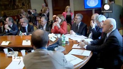 İtalya'da yerel yönetimler Renzi'ye sırt çevirdi