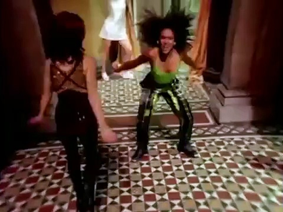 Dog wannabe Spice Girls